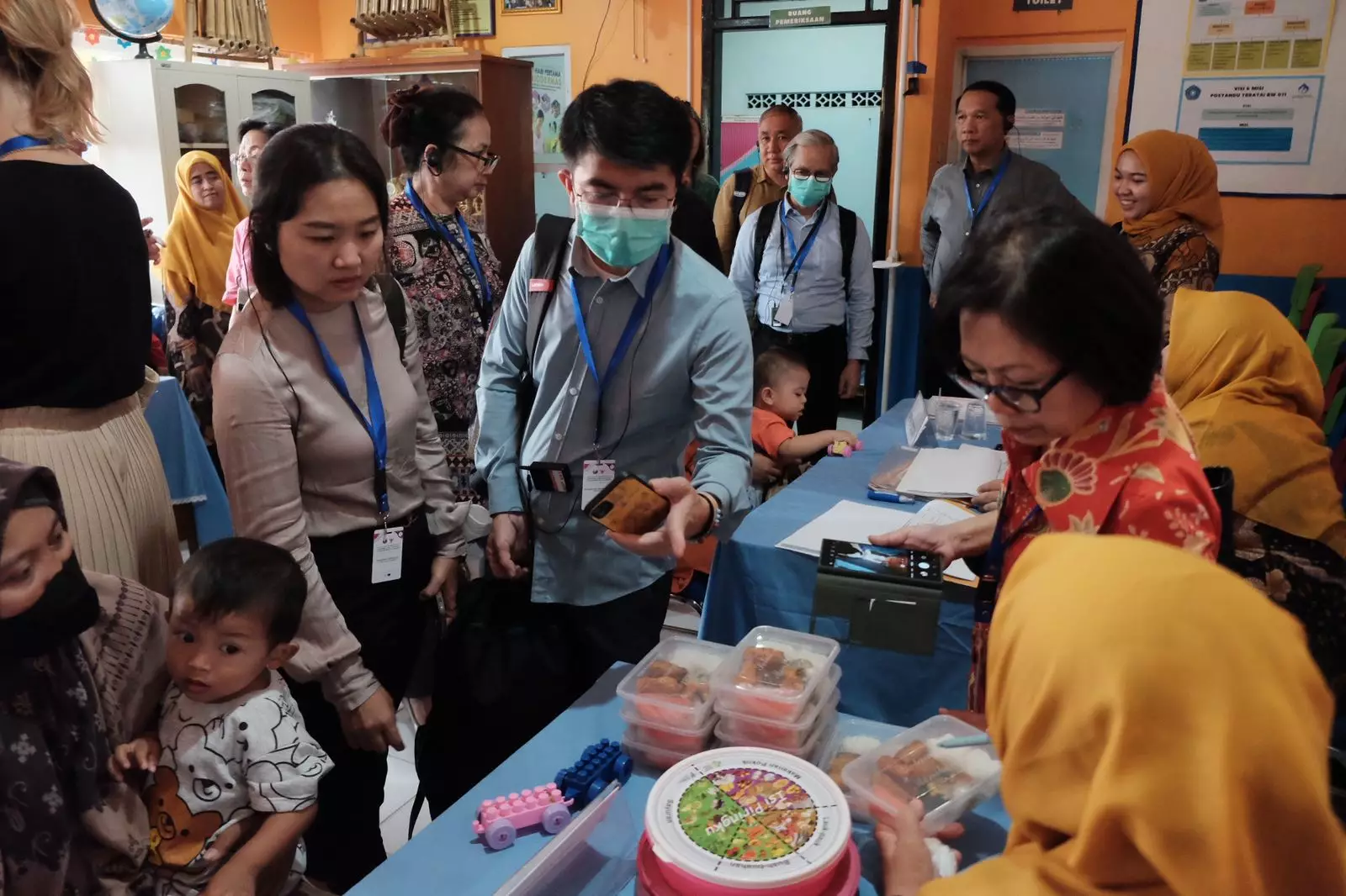 Sambangi Posyandu Teratai RW 11 Curug, Delegasi Negara Laos Belajar Pengentasan Stunting