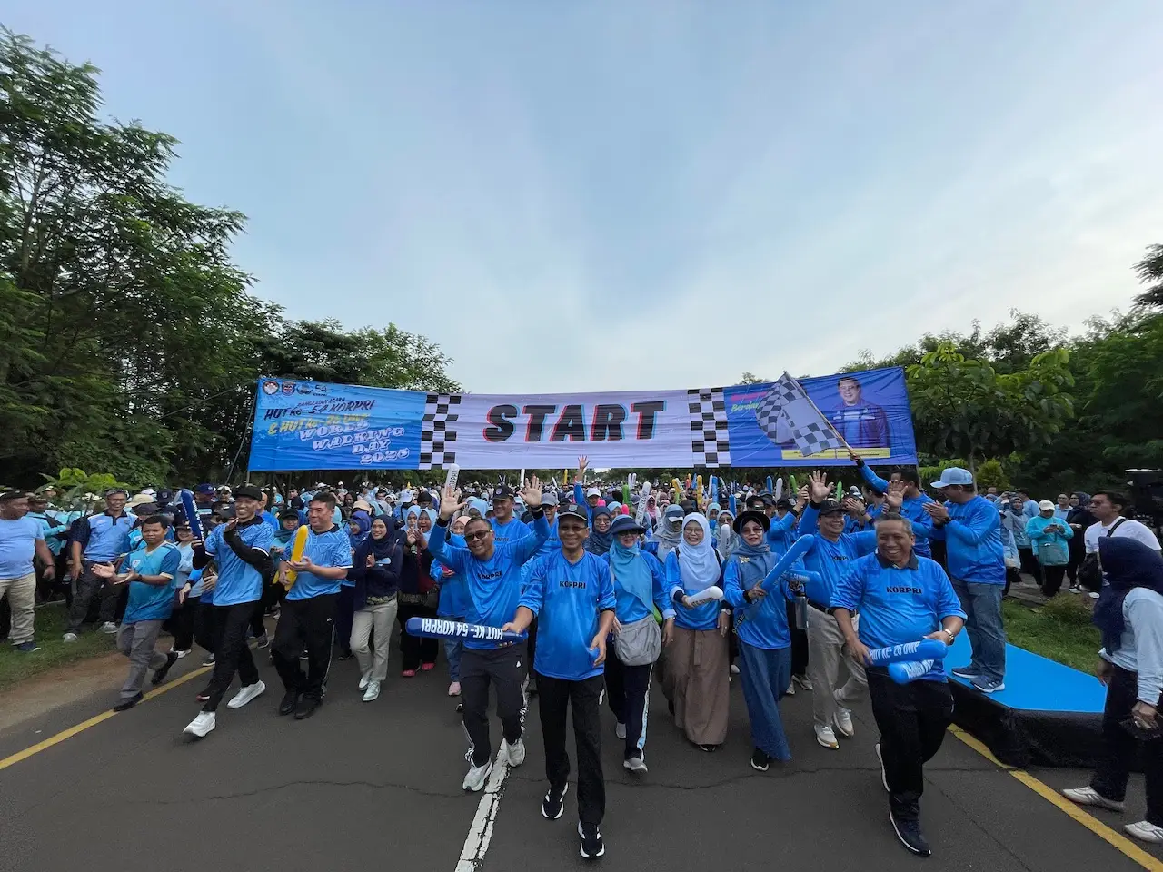 Gerak Jalan dan Senam Meriahkan Acara Puncak HUT  KORPRI dan DWP Tingkat Depok 2025