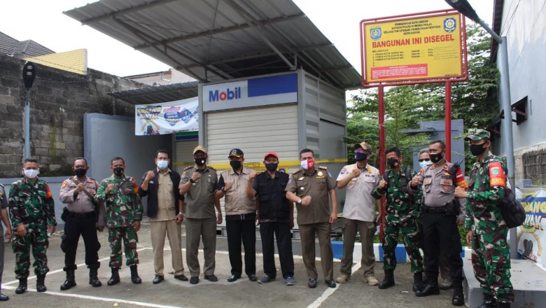 Tidak Kantongi IMB, Indostation SPBU Mini di Kalibaru Disegel Satpol PP