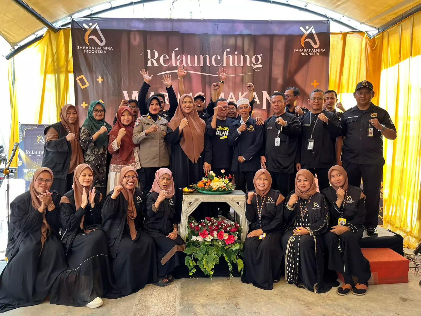 Warung di Sukmajaya Bagikan Makan Gratis Bagi Masyarakat