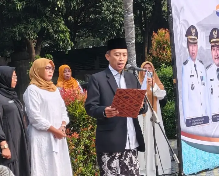 Kiai Alech Bacakan Naskah Resolusi Jihad pada Apel Akbar Hari Santri 2025