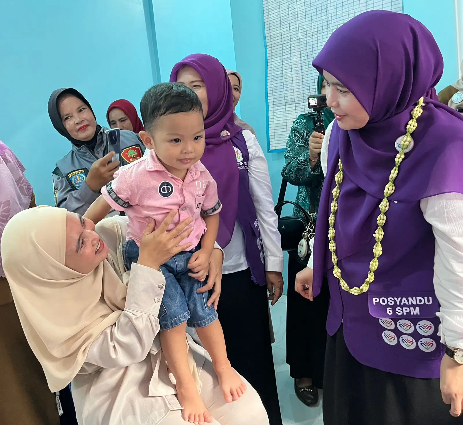 Bulan Vitamin A, Cing Ikah Ajak Ortu di Depok Bawa Balita ke Posyandu