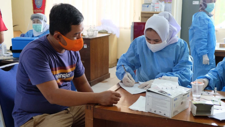 Hari Pertama Kelanjutan Gebyar Vaksinasi Cimanggis Berhasil Suntik 900 Orang