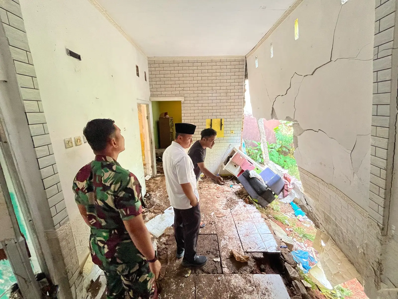 Wali Kota Depok Instruksikan Jajarannya Perbaiki Rumah Rusak Akibat Banjir di Sawangan