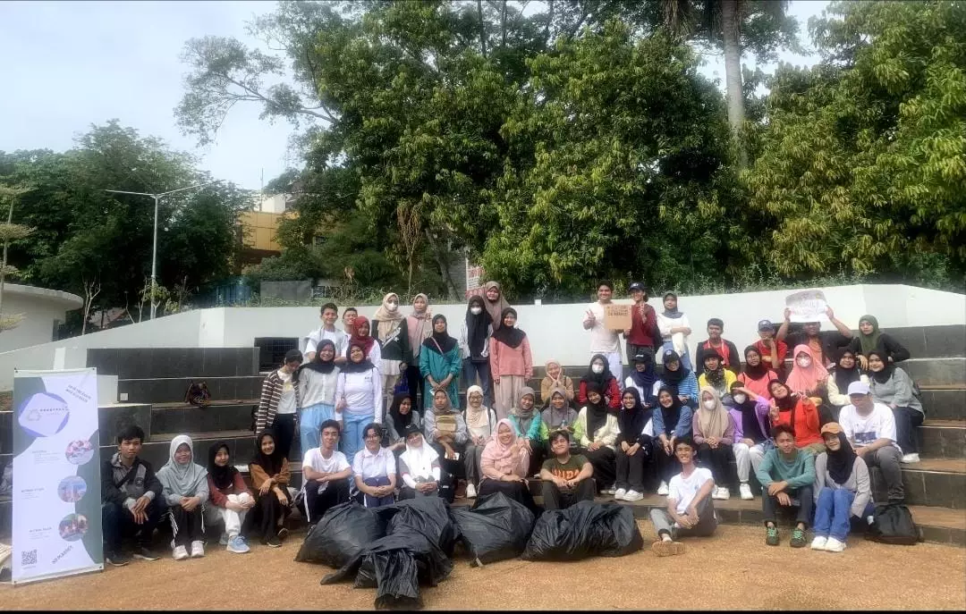 Gelorakan Cinta Lingkungan, Sejumlah Komunitas di Depok Bebersih Jalan Margonda