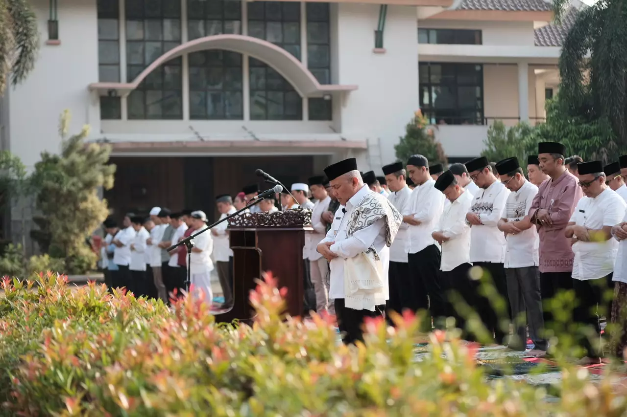 Wali Kota Pimpin Salat Istisqa di Balai Kota Depok