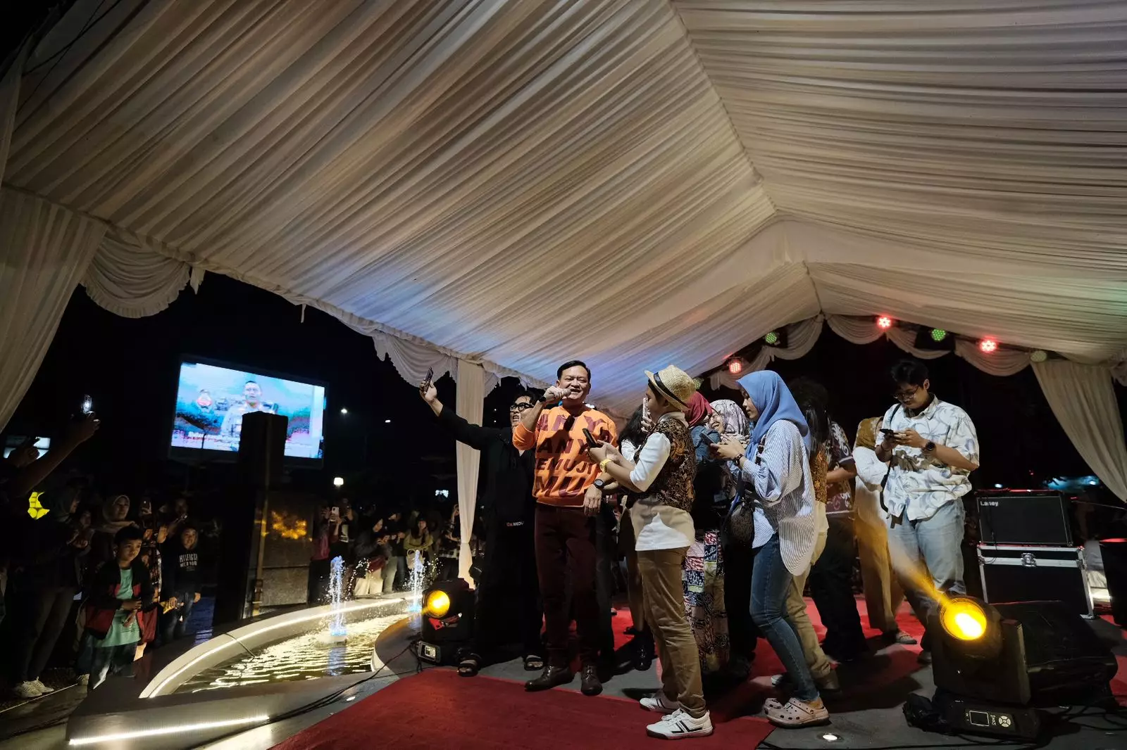 Pecah! Hedi Yunus dan Salzi Voice Sukses Pukau Pengunjung Depok Taun Baru