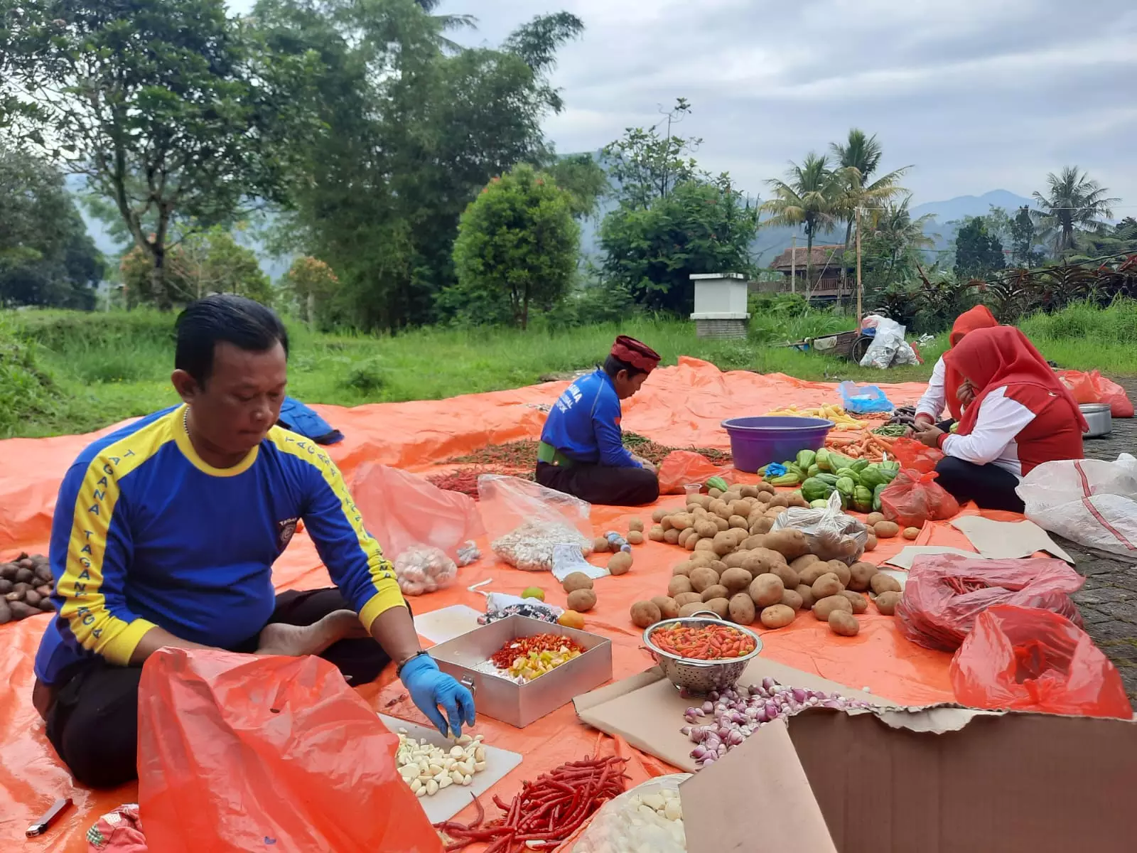 Tagana Depok Siapkan Ribuan Nasi Bungkus Bagi Pengungsi Gempa Cianjur