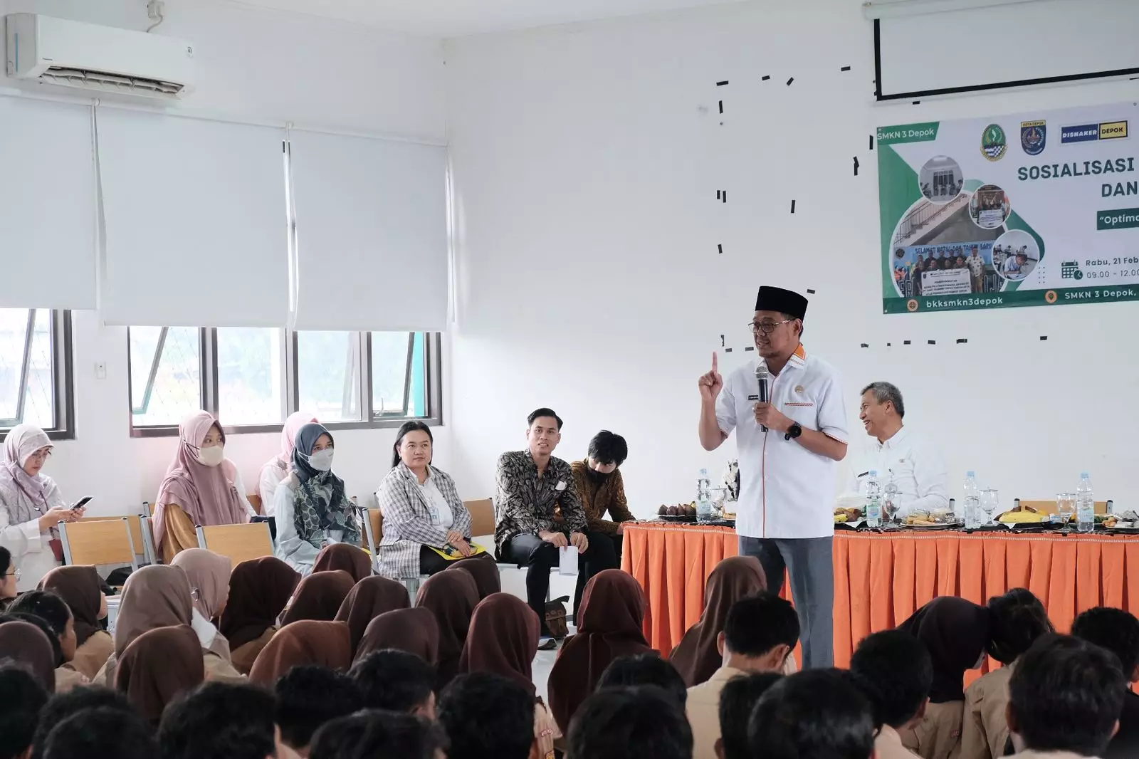 Bang Imam Ajak Siswa SMKN 3 Depok Ikut Pelatihan Bahasa Jepang
