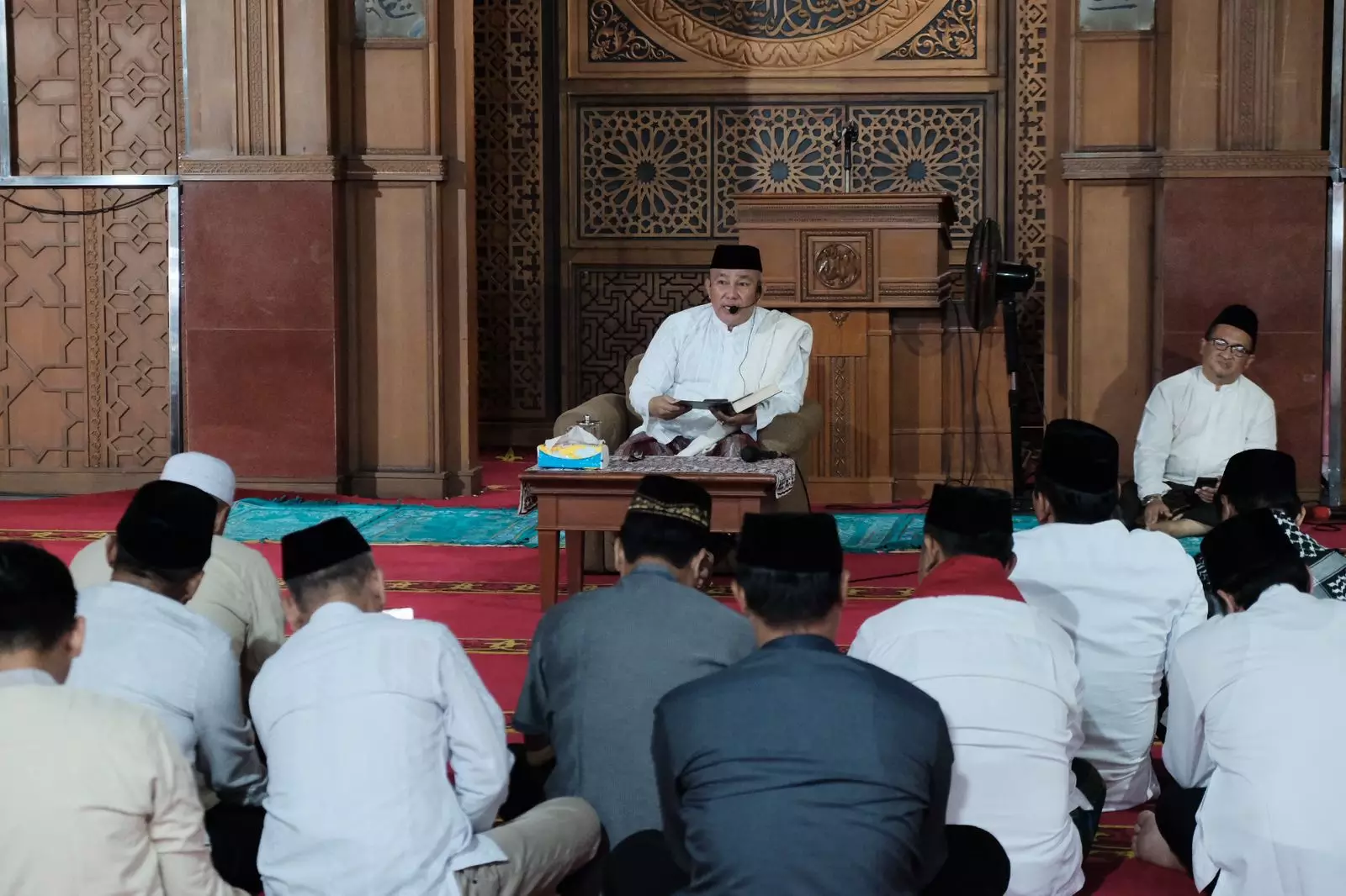 Ceramah Subuh Berjamaah Wali Kota Depok Bahas Tafsir Lafadz Taawudz