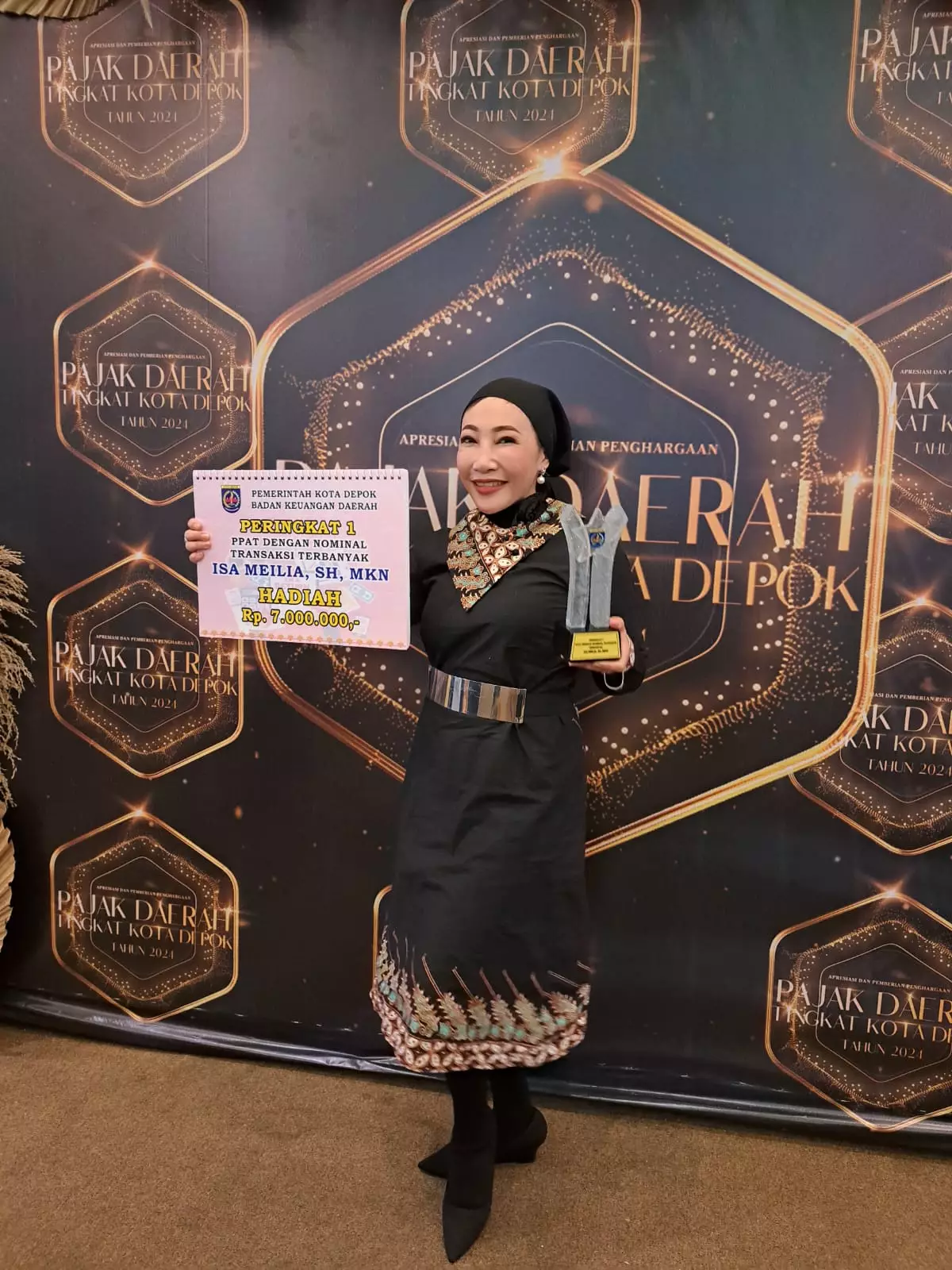 Isa Meilia Bersyukur Dapat Penghargaan Pajak Daerah dari Pemkot Depok