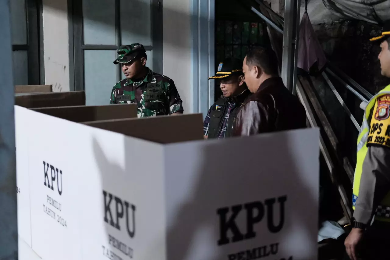 Sekda Depok Bersama Forkopimda Tinjau TPS 60 dan 61 Kelurahan Beji