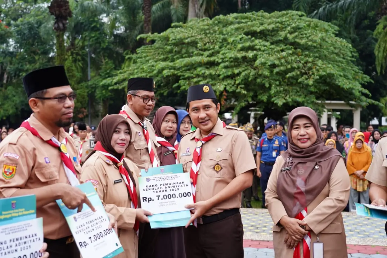 Serahkan Penghargaan Adiwiyata,  Wakil Wali Kota Depok: Ini Momentum Kita Lebih Sadar Lingkungan
