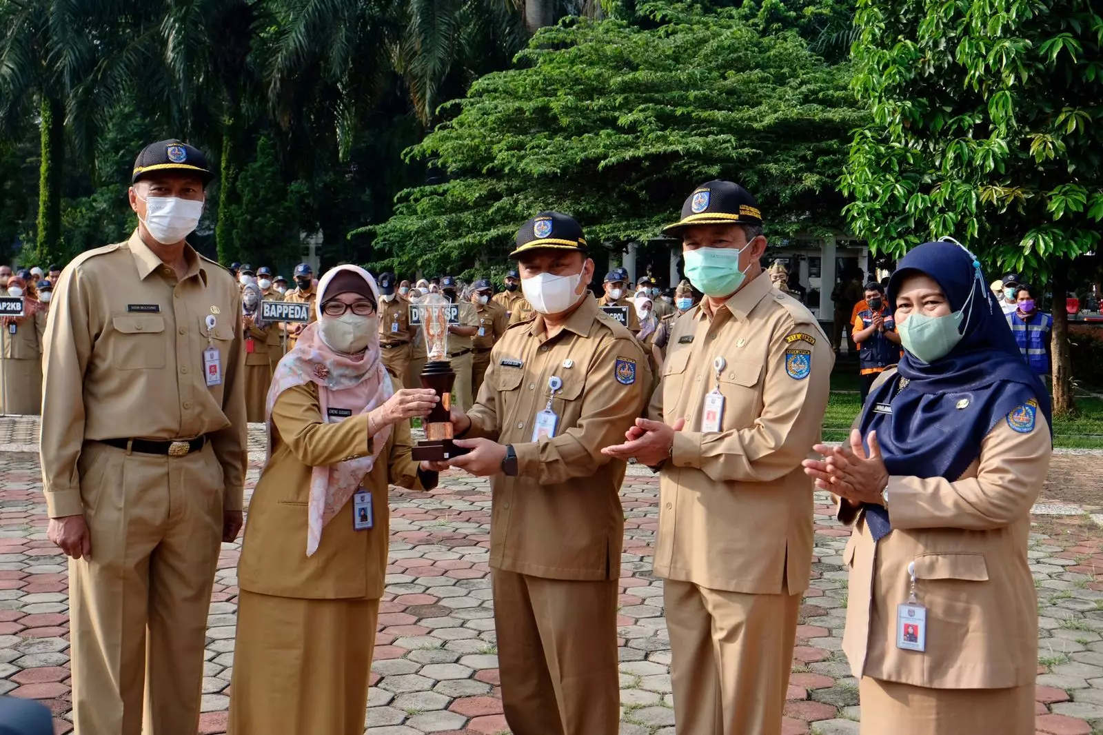 Sekdis Kominfo Depok Sabet Juara III PNS Berprestasi Tingkat Jabar, Sekda: Selamat kepada Bu Eneng