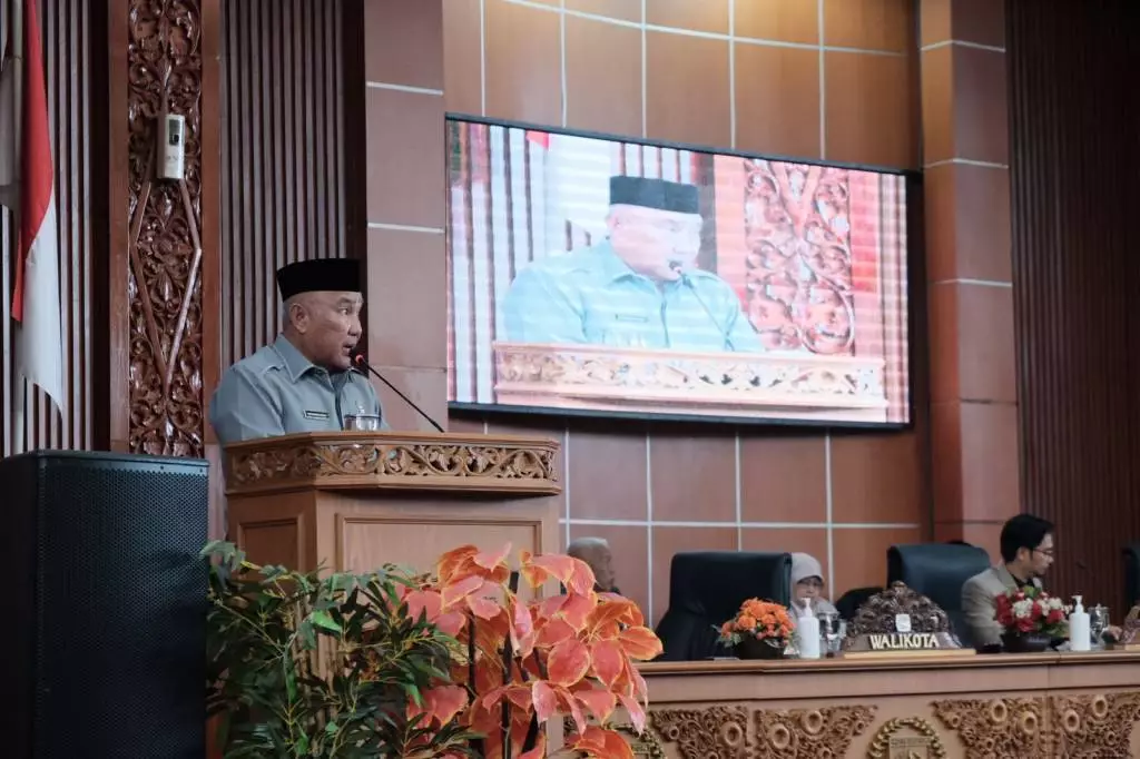 Wali Kota Depok Sampaikan Nota Keuangan Raperda APBD 2025