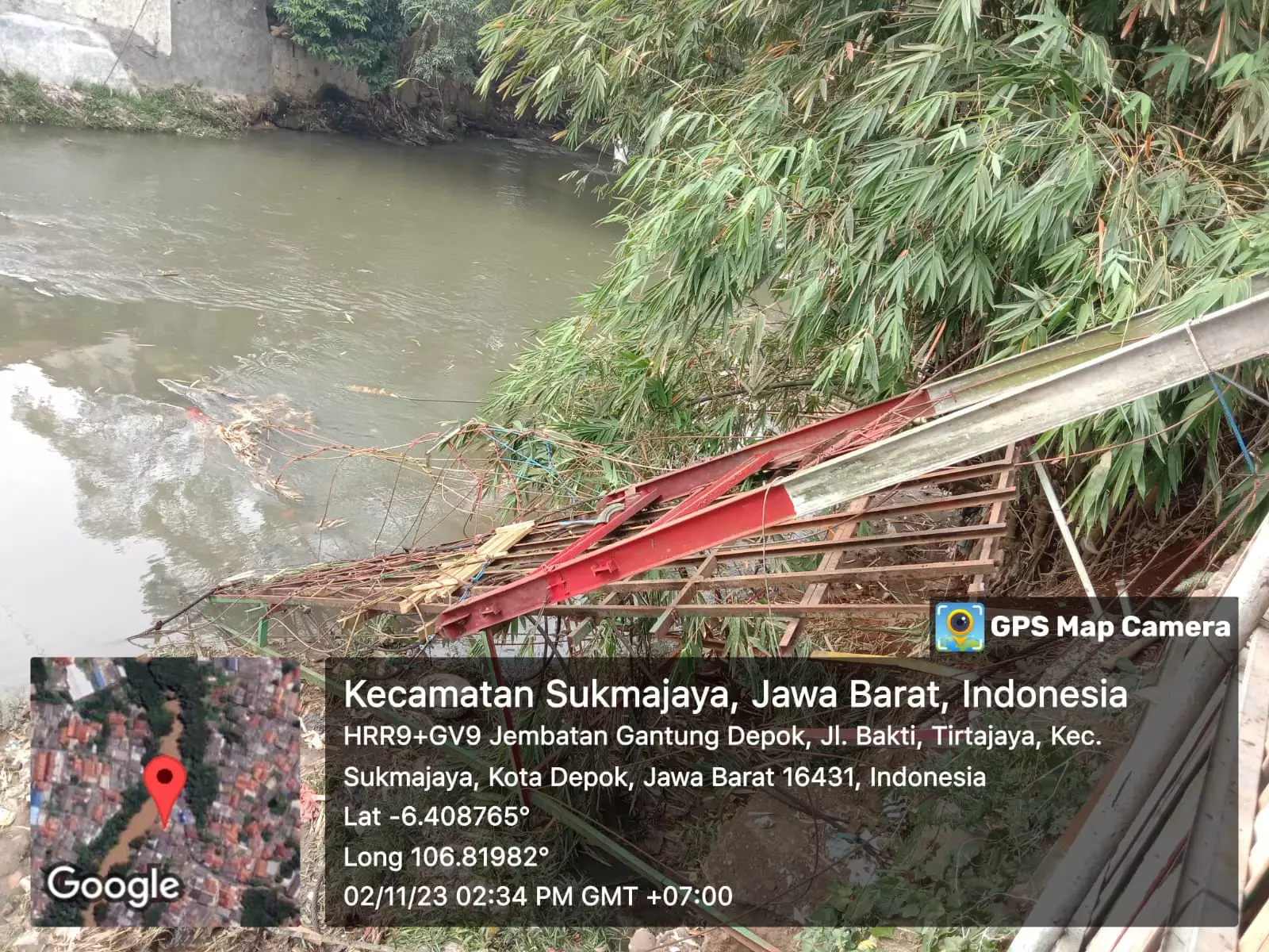Hoaks! Jembatan Parung Serab Roboh Diterjang Arus Deras Ciliwung