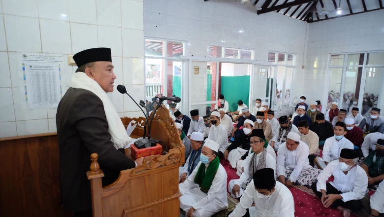 Wali Kota Depok Jadi Khatib Salat Iduladha di Masjid Jami Nurul Islam Kelurahan Tugu