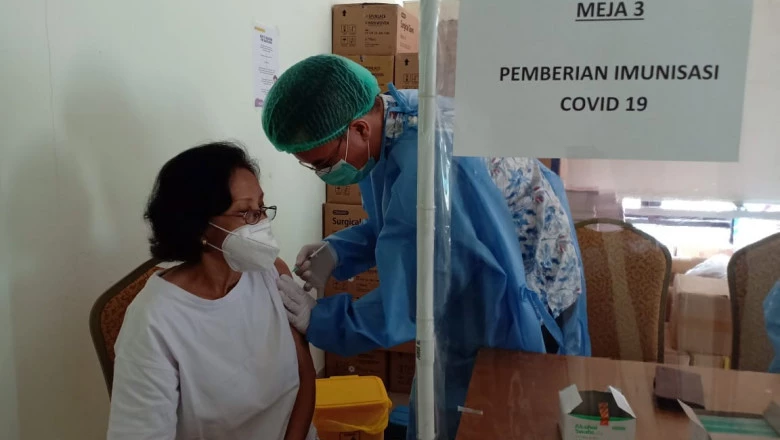 36 Lansia di Depok Jaya Terima Vaksin Covid-19 Dosis Pertama