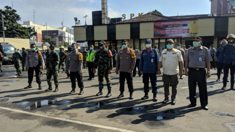 Bersama Melawan Covid-19, Seluruh Elemen Serentak Semprot Cairan Disinfektan