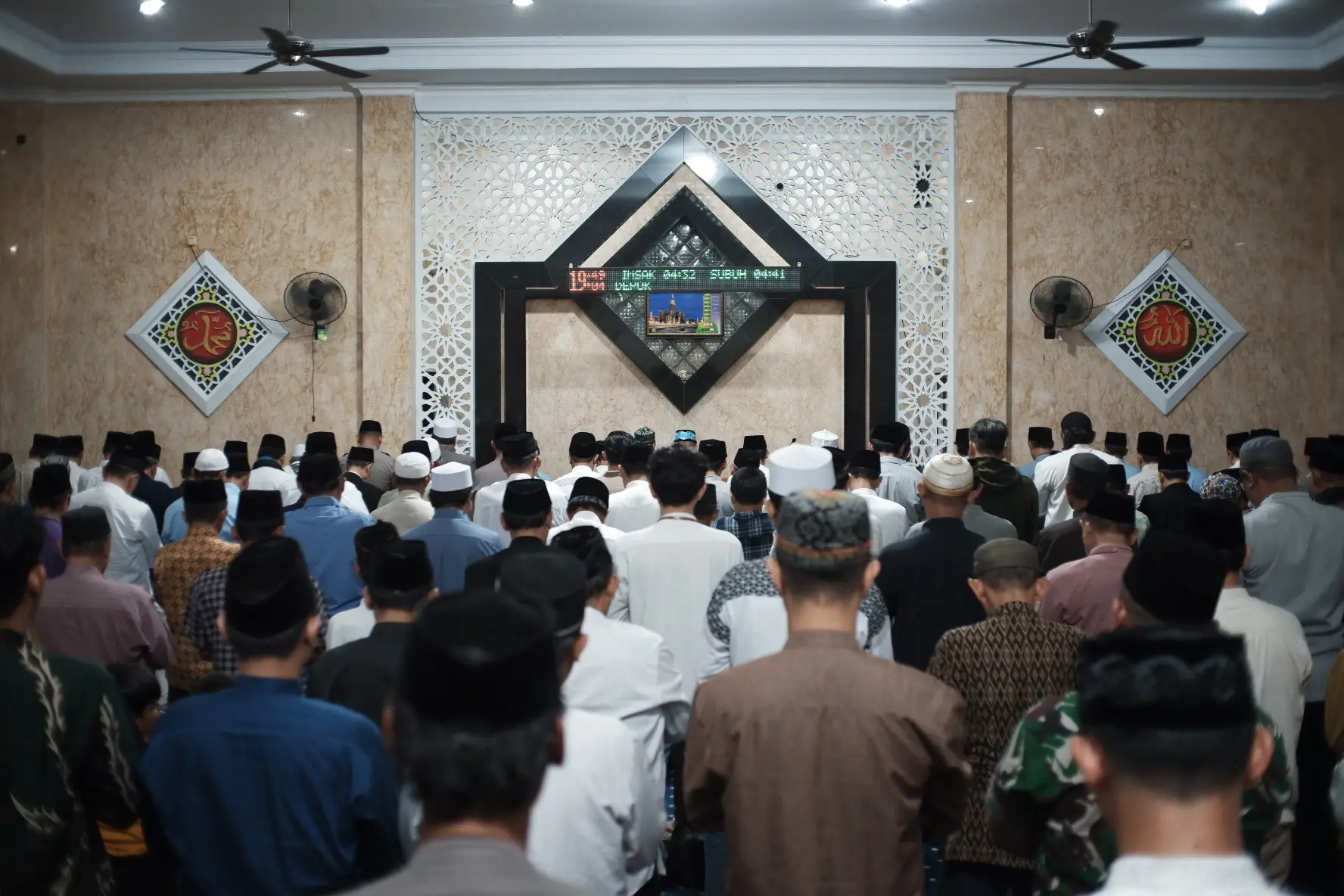 Tarling di Masjid Ar-Rohman Cimpaeun Dipadati Ratusan Jamaah