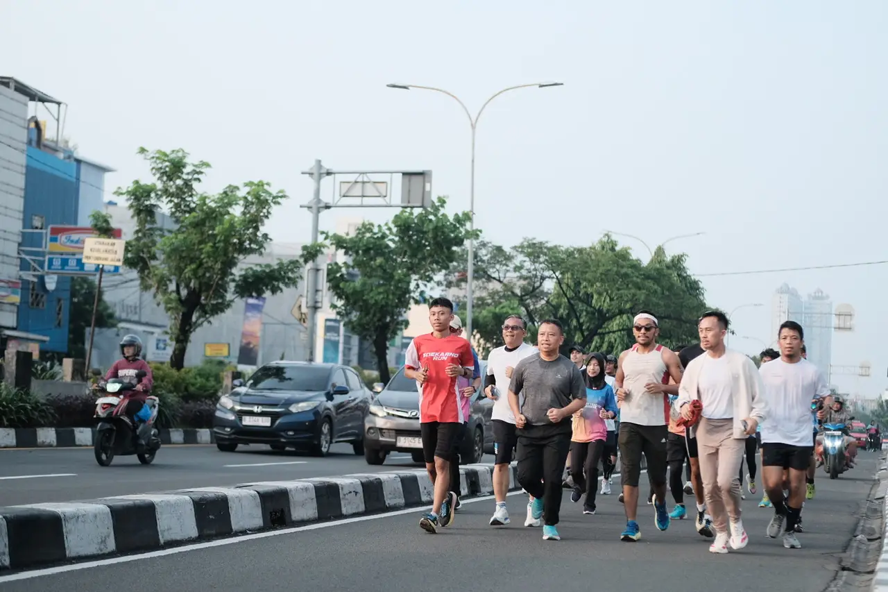 Wali Kota Depok Berlari Bersama Komunitas Runners di Jalan Margonda