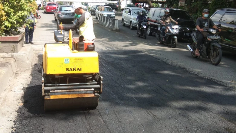 DPUPR Depok Rutin Lakukan Pemeliharaan Jalan, Pekan Ini Ada 10 Titik