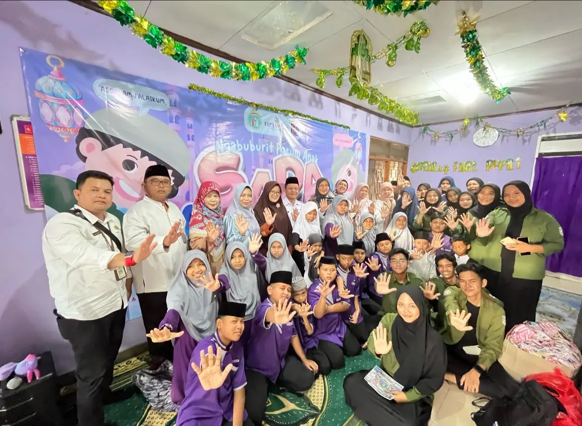 DP3AP2KB Bersama Forum Anak Ngabuburit-Beri Santunan Yatim dan Dhuafa
