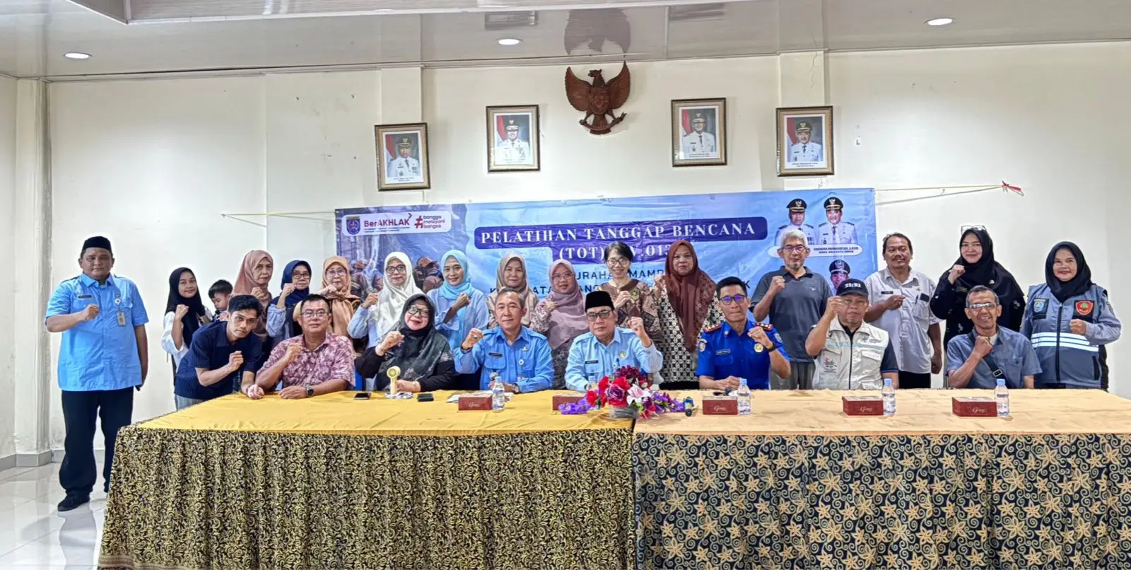 Tingkatkan Kesiapsiagaan, Puluhan Warga Mampang Ikuti Pelatihan TOT Kebakaran