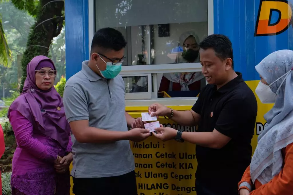 Layanan Digital Pembuatan Dokumen Adminduk di Depok Tuai Pujian Warga