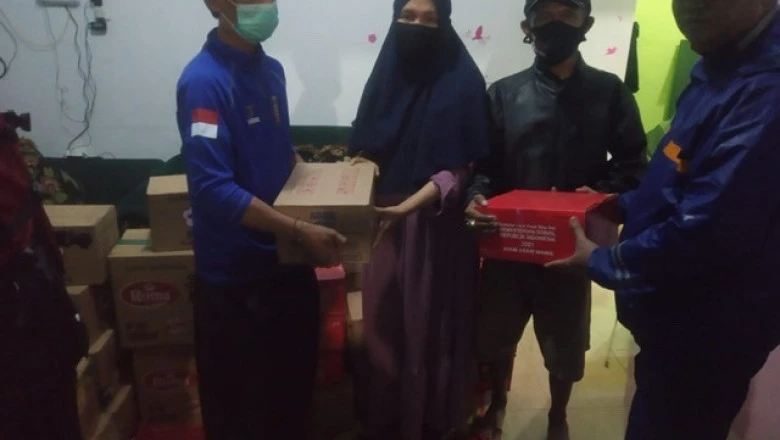 Dinsos Depok Gerak Cepat Salurkan Bantuan Kepada Warga Terdampak Banjir di Tapos dan Cilodong 