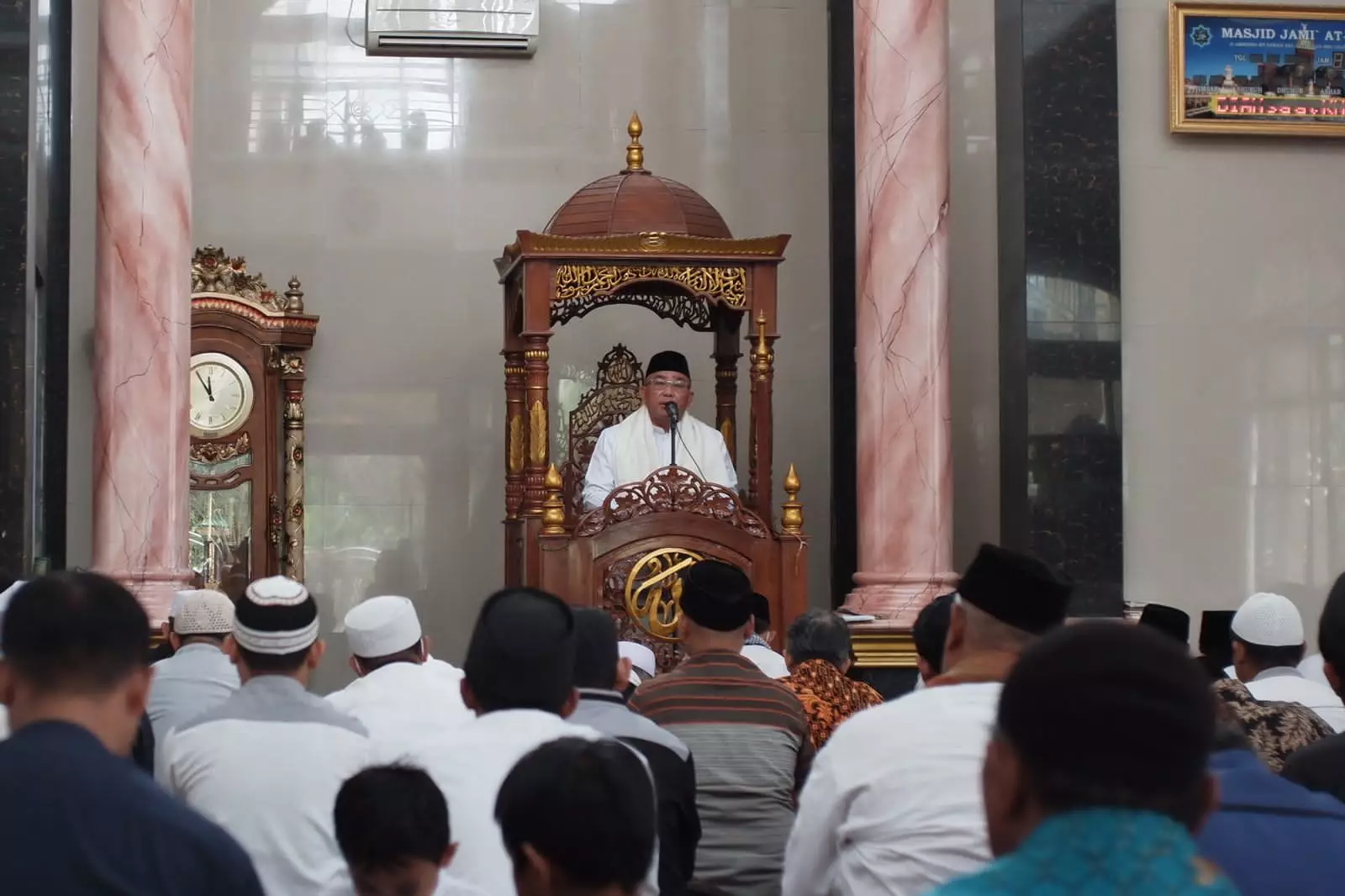 Jadi Khatib Jumat, Wali Kota Depok Ingatkan Pentingnya Kehidupan Bermasyarakat