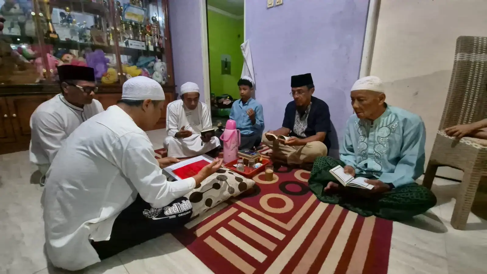 Sempat Gelar Doa Bersama, Begini Cerita Keluarga Jamaah Haji Kloter 12 Depok Menanti Kepulangan Ibunda