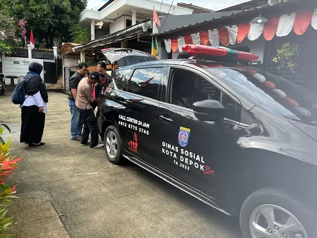 Respon Cepat, Dinsos Depok Lakukan Evakuasi ODGJ Asal Cisalak