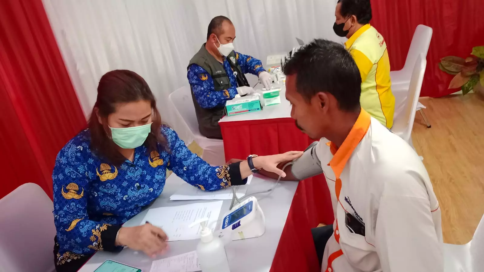 Dinkes Depok Cek Kesehatan Supir dan Kru di Terminal Jatijajar