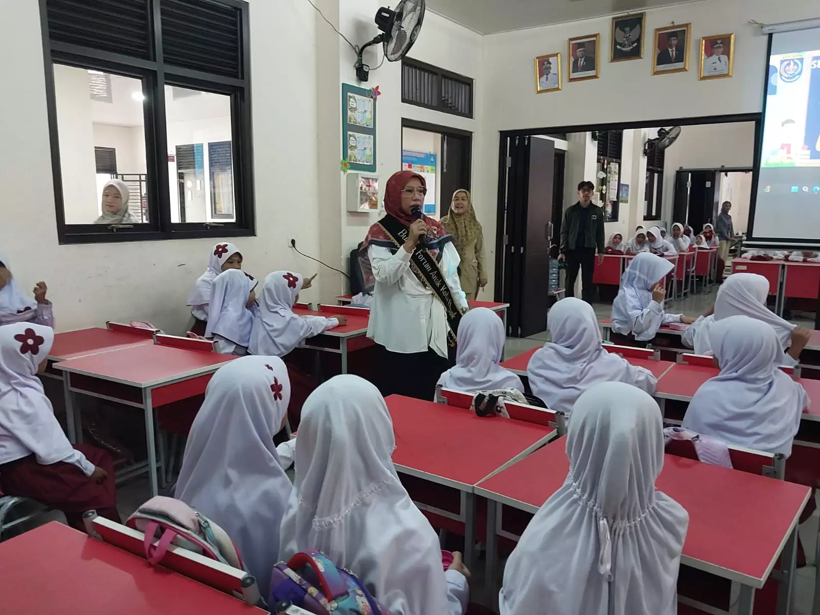 Lewat Dongeng, Bunda Elly Sosialisasikan BIAS ke Siswa SDN Sukatani 7