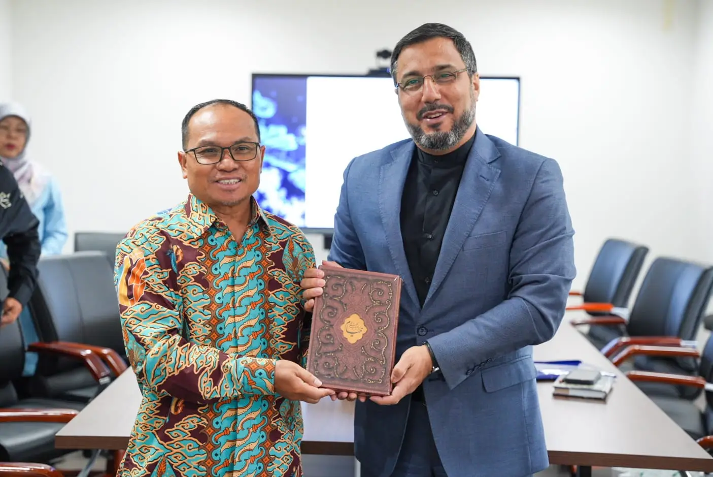 Depok Kian Mendunia, UIII Akan Hadirkan Ikon Kaligrafi Iran di Kampus