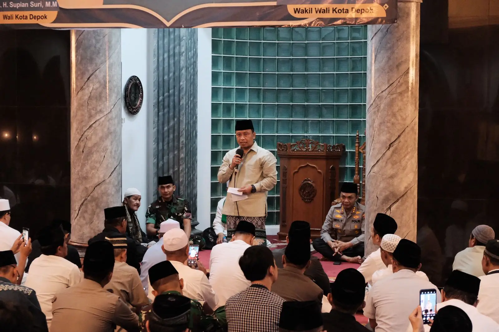 Wali Kota Ajak Warga Aktifkan Kembali Gotong Royong Bersihkan Drainase