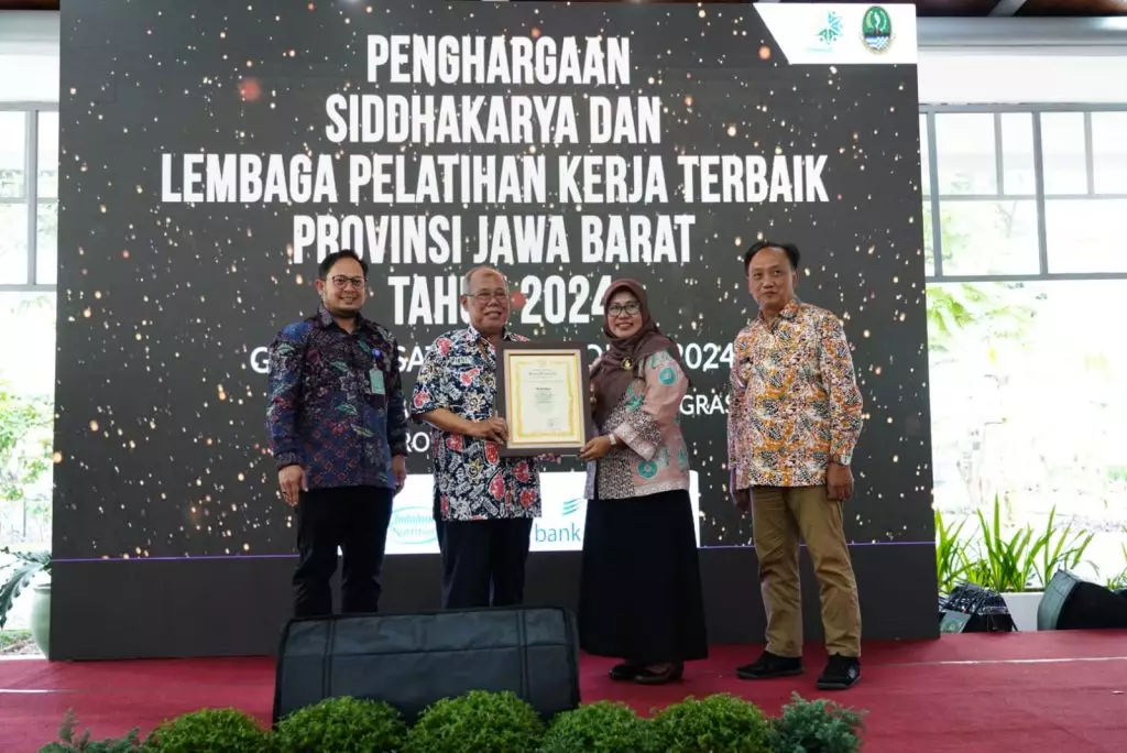 Sukses Dorong Pertumbuhan Ekonomi, Kota Depok Borong Lima Penghargaan Siddhakarya
