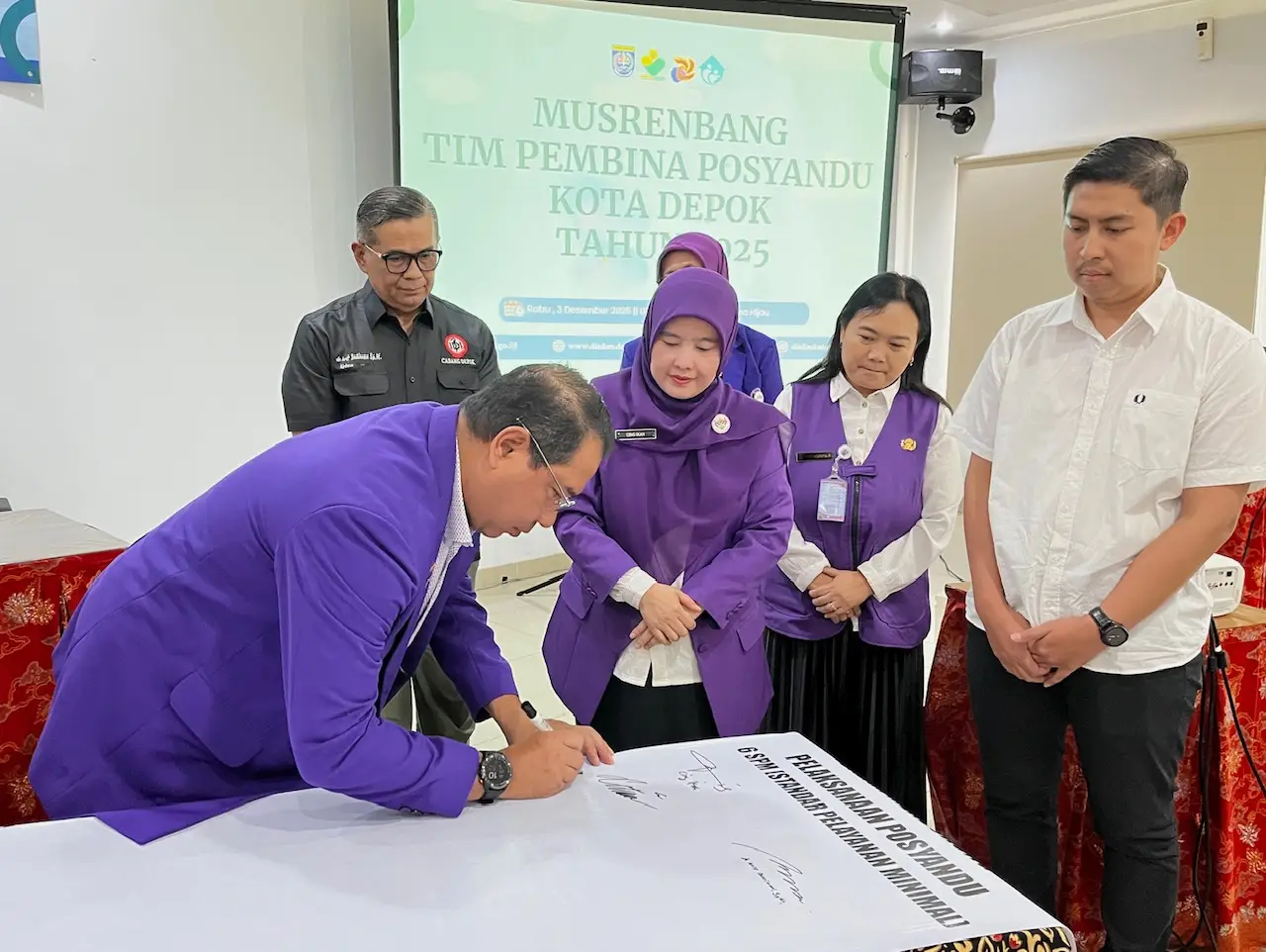 Cing Ikah Ajak Pentahelix Perkuat Komitmen Dukung Posyandu Enam SPM di Kota Depok
