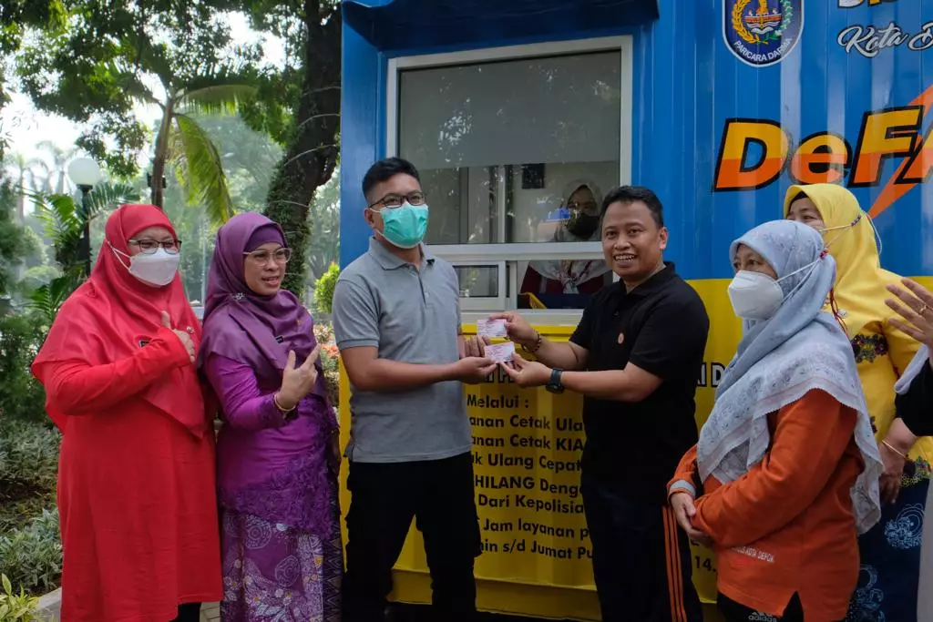 Sekda Resmikan De Fast, Pengambilan Dokumen Kependudukan di Depok Kini Makin Cepat