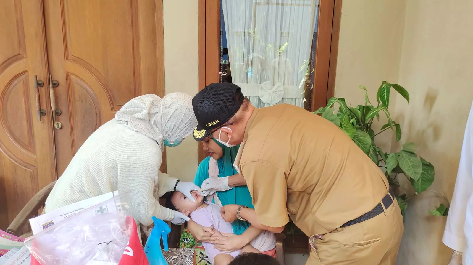 Lurah Cinere Ajak Orang Tua Bawa Anak Imunisasi Polio