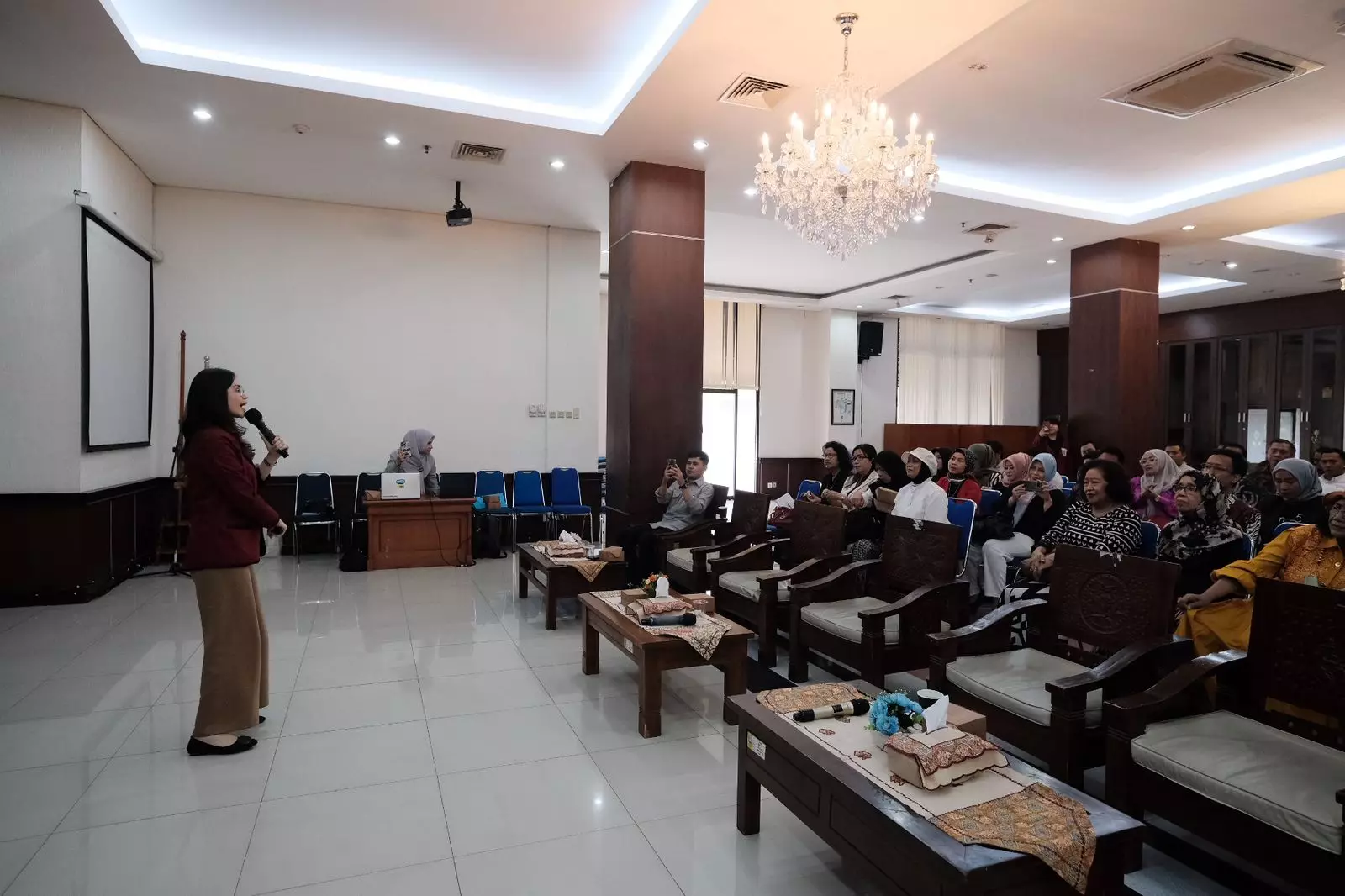 Disnaker Evaluasi Laporan Kegiatan LPK dan BLK Komunitas Selama Setahun