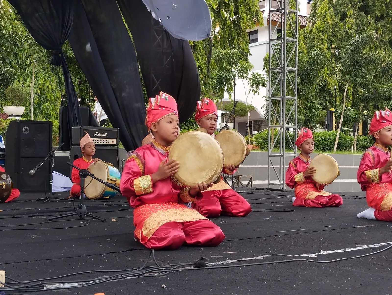 Parade Hadroh dan Marawis Tampil di Panggung Utama Depok Literacy Fest